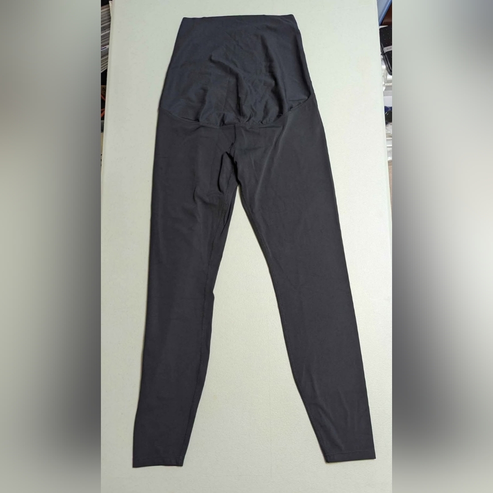 NWT Halara maternity leggings, small